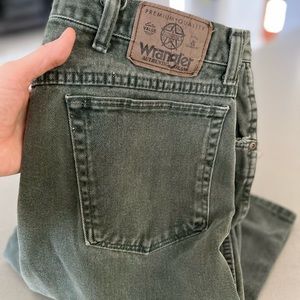 WRANGLER • Vintage Faded Grey/Green High Rise Taper Legged Cropped Mom Jeans